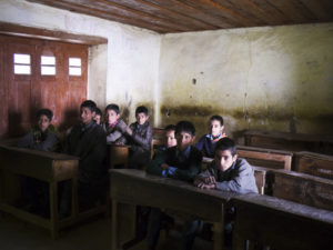 In Kashmiri Region of Abundant Power, Remote Villages Are in ‘Dark Age’