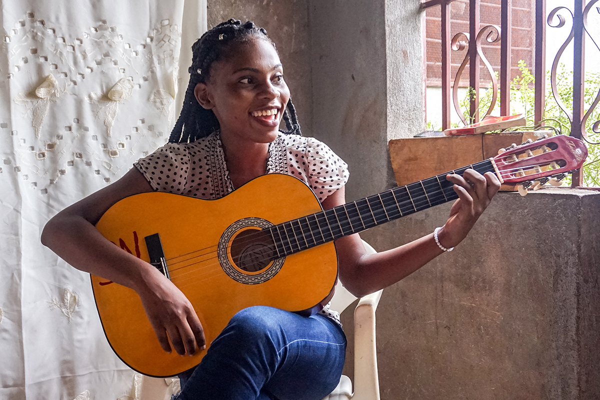 With Glitz and Glamour, Televised Singing Contest Spotlights Haiti’s Young Talent